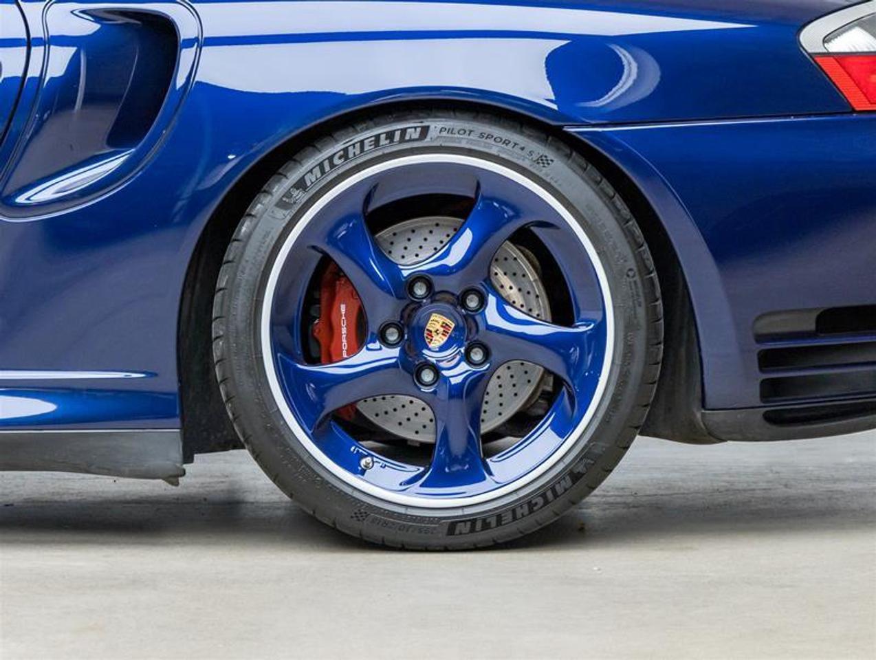 2002 Porsche 911  Photo