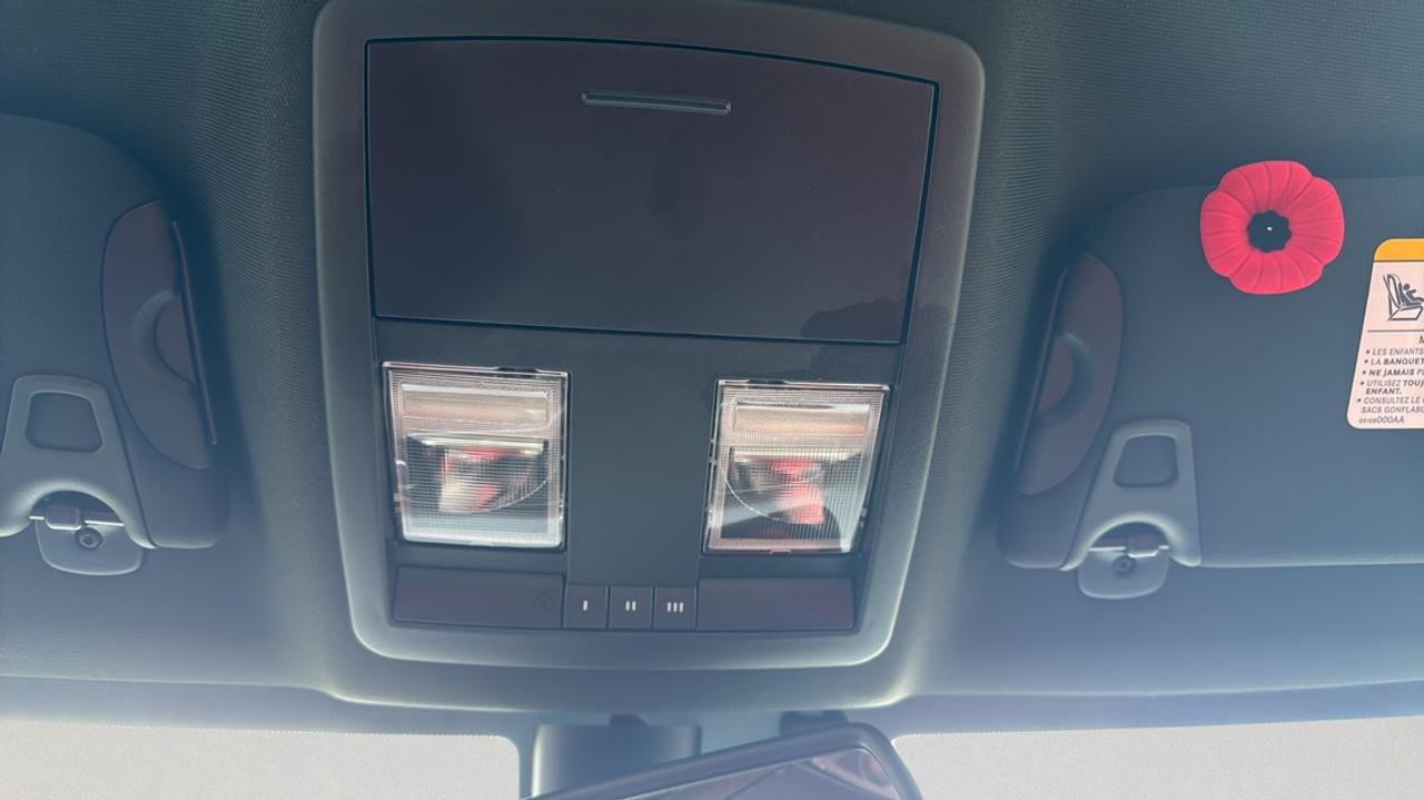 2022 Dodge Challenger Plus Group, 6-Speed Manual, Harman Kardon, NAV Photo