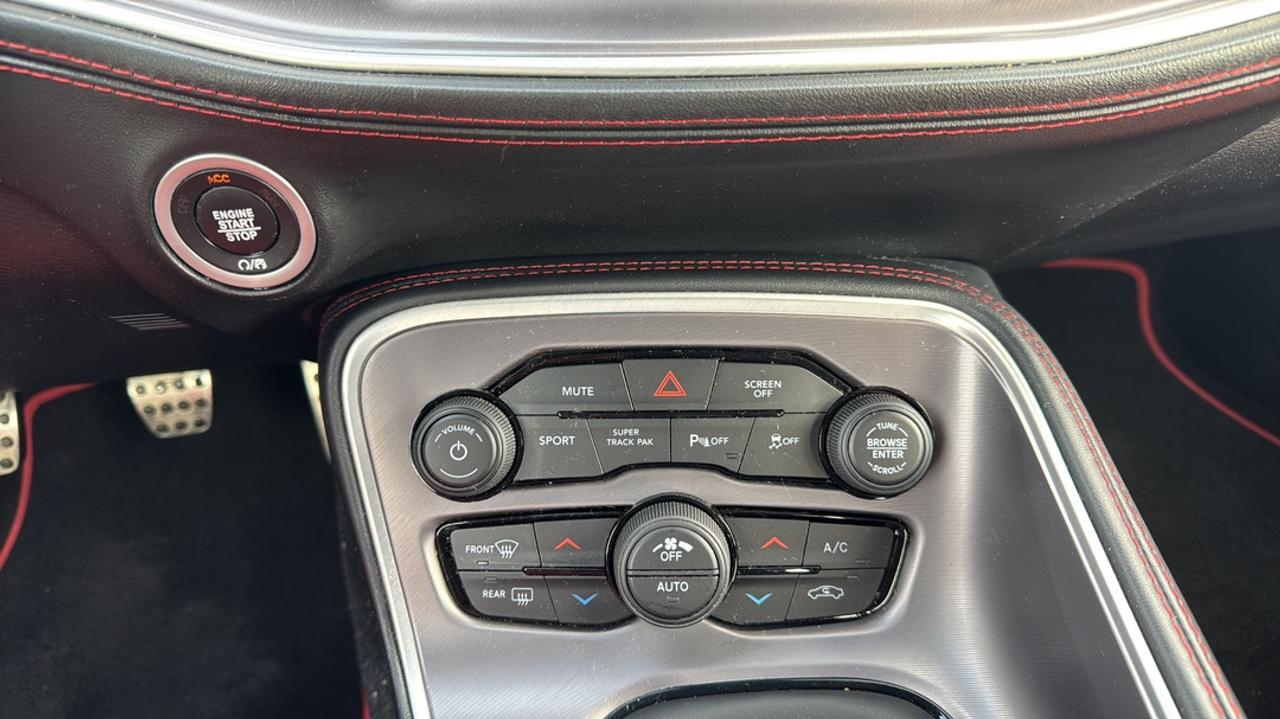 2022 Dodge Challenger Plus Group, 6-Speed Manual, Harman Kardon, NAV Photo