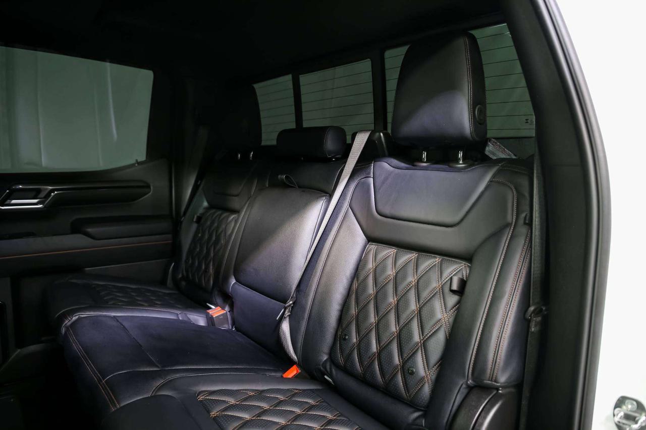 2024 GMC Sierra 1500 4X4 HARLEY DAVIDSON EDITION AT4 CREW 6.2L V8 RARE Photo