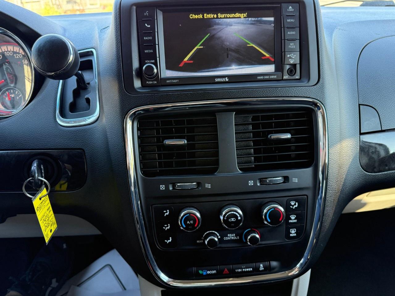 2013 Dodge Grand Caravan 4dr Wgn SXT Photo