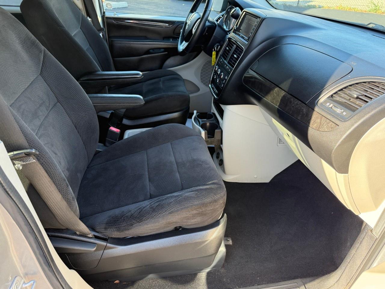 2013 Dodge Grand Caravan 4dr Wgn SXT Photo