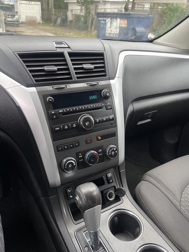 2012 Chevrolet Traverse LT Photo