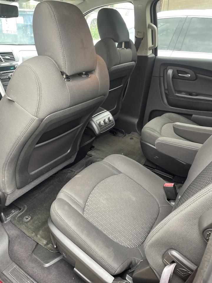 2012 Chevrolet Traverse LT Photo