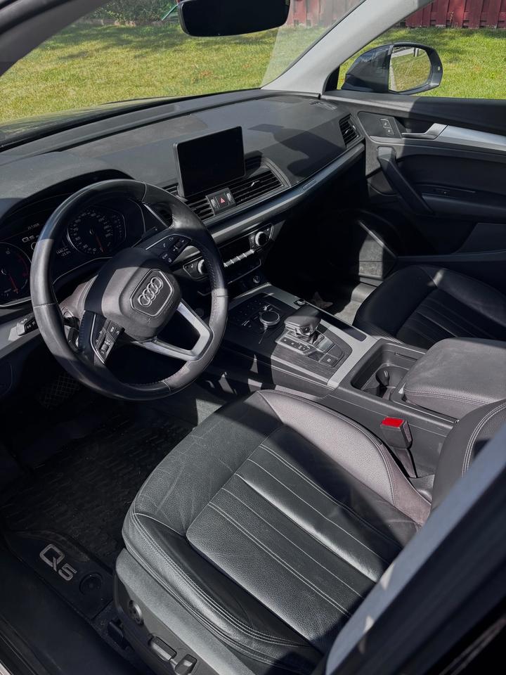 2017 Toyota Prius TECHNOLOGY Photo