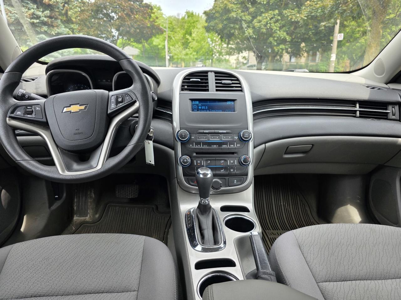 2015 Chevrolet Malibu LS Photo