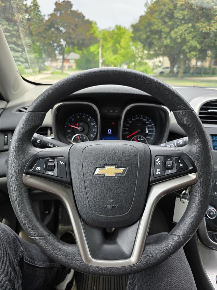 2015 Chevrolet Malibu LS Photo