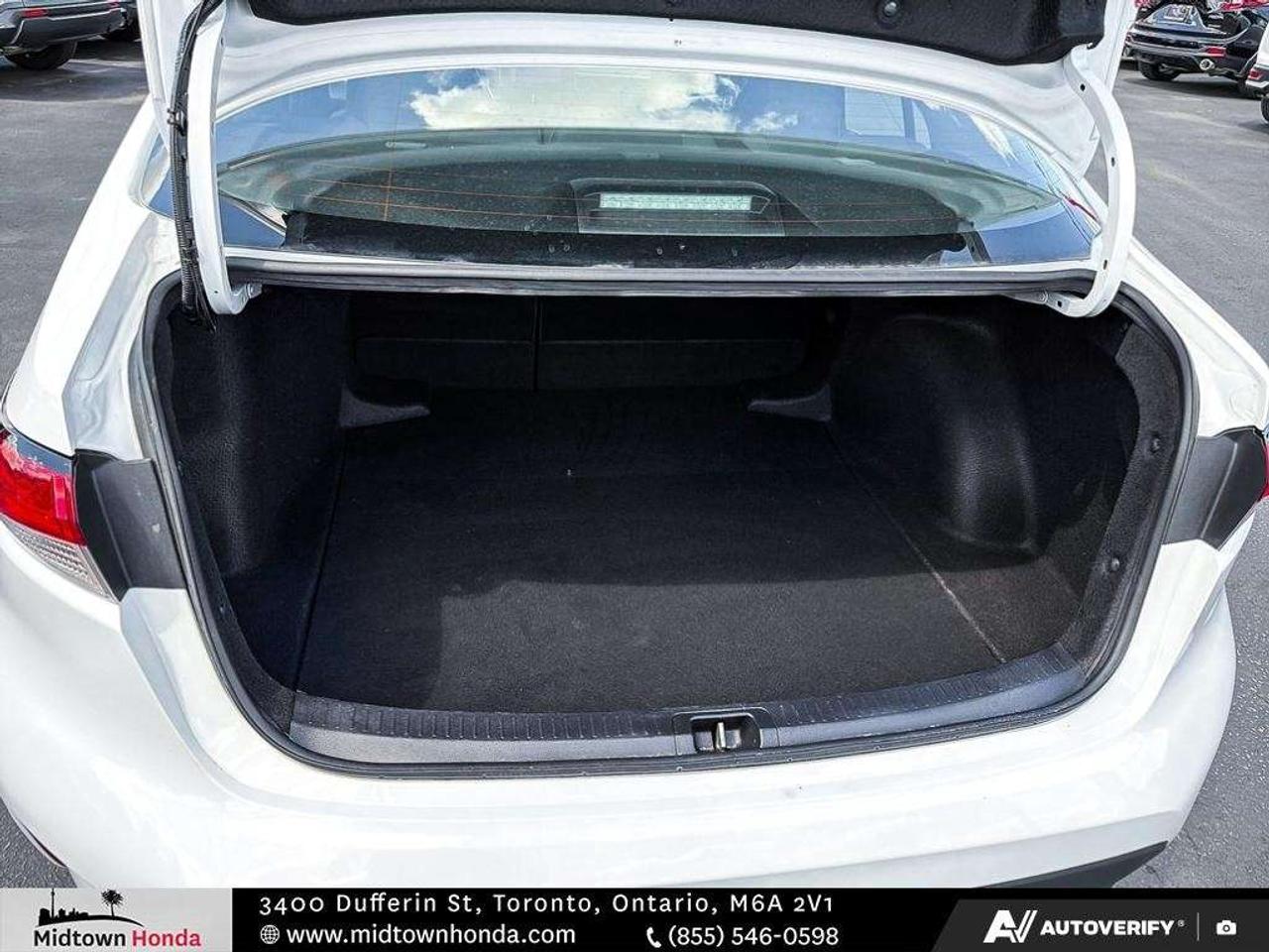 2024 Toyota Corolla LE CVT Photo