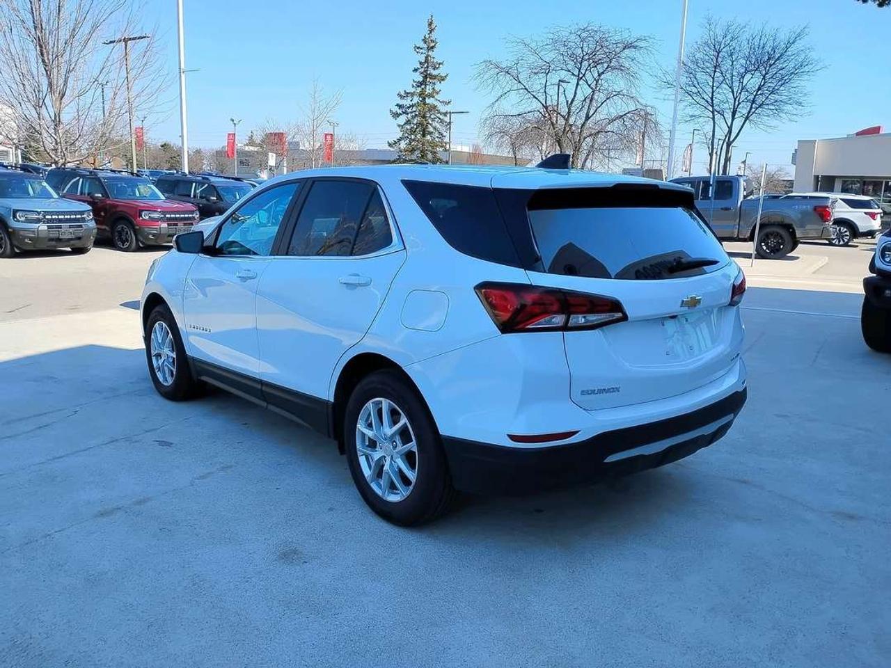 2023 Chevrolet Equinox LT Photo3