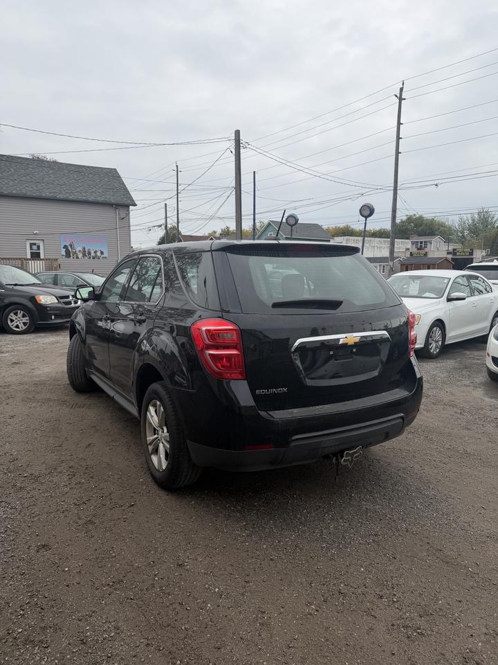 2017 Chevrolet Equinox LS Photo