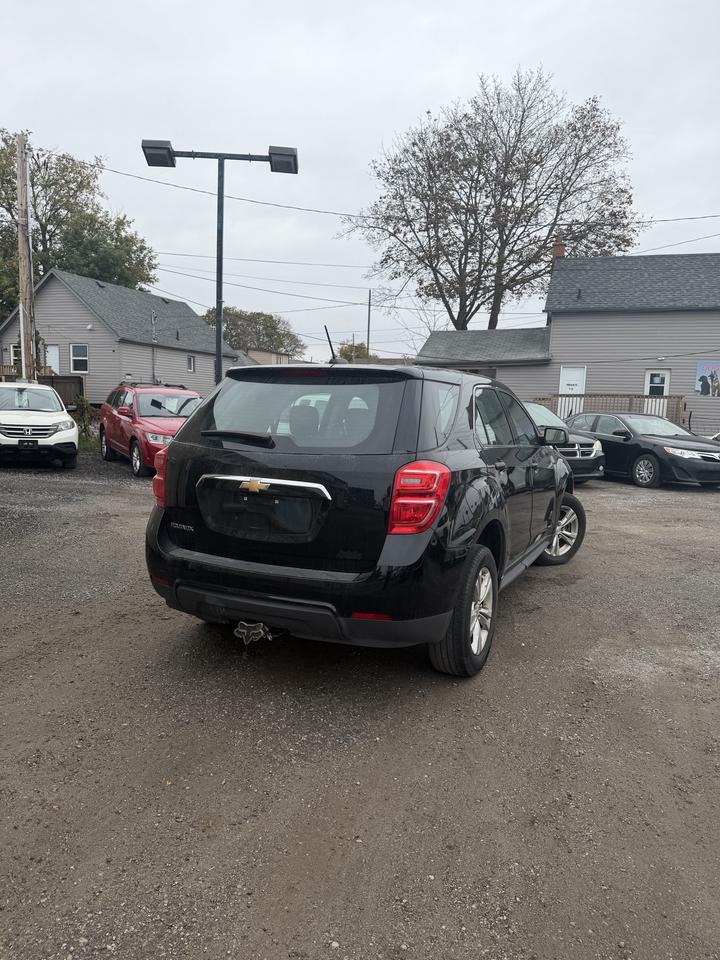 2017 Chevrolet Equinox LS Photo