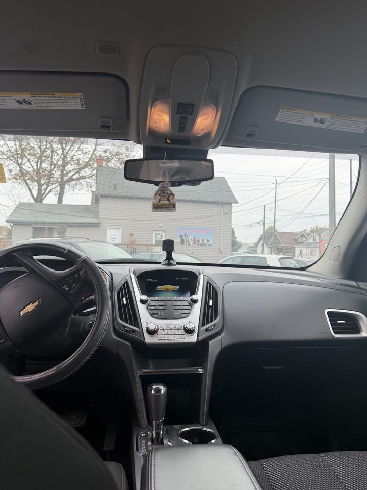 2017 Chevrolet Equinox LS Photo