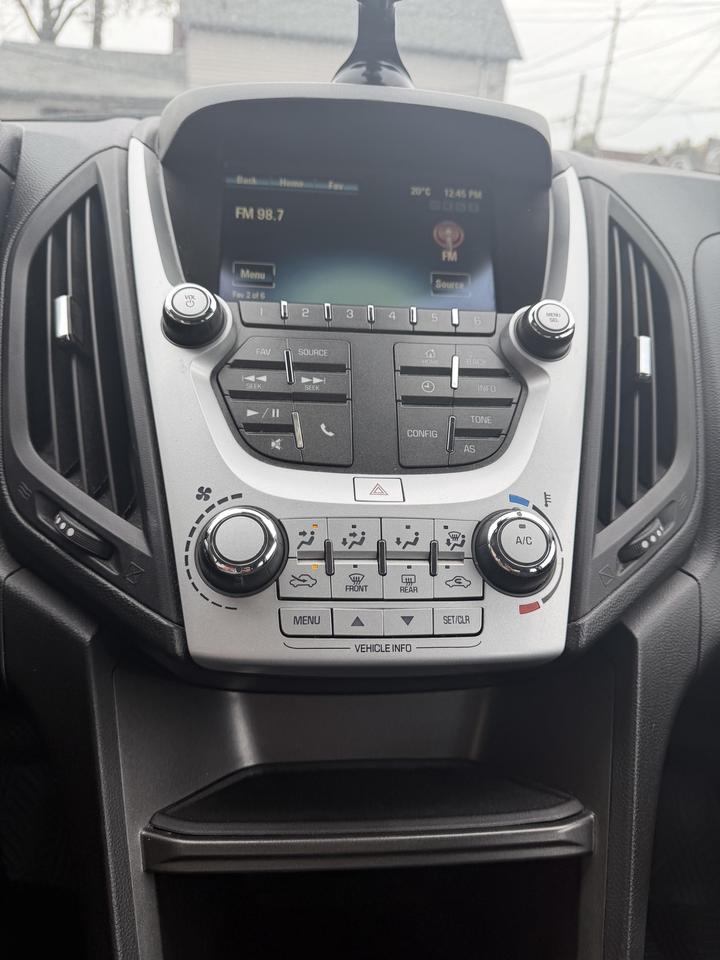 2017 Chevrolet Equinox LS Photo