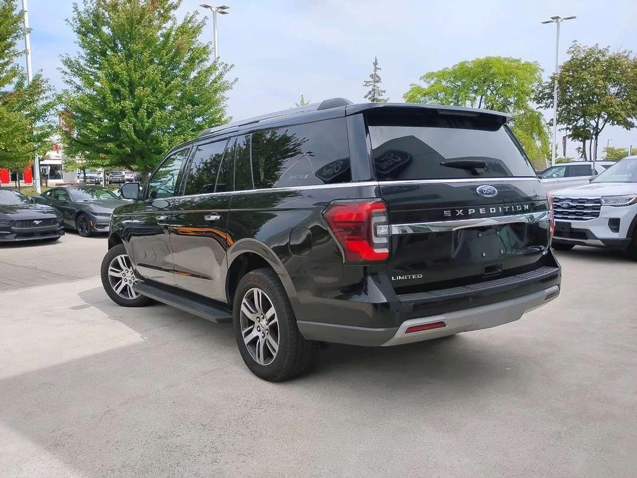2024 Ford Expedition Limited MAX Photo4