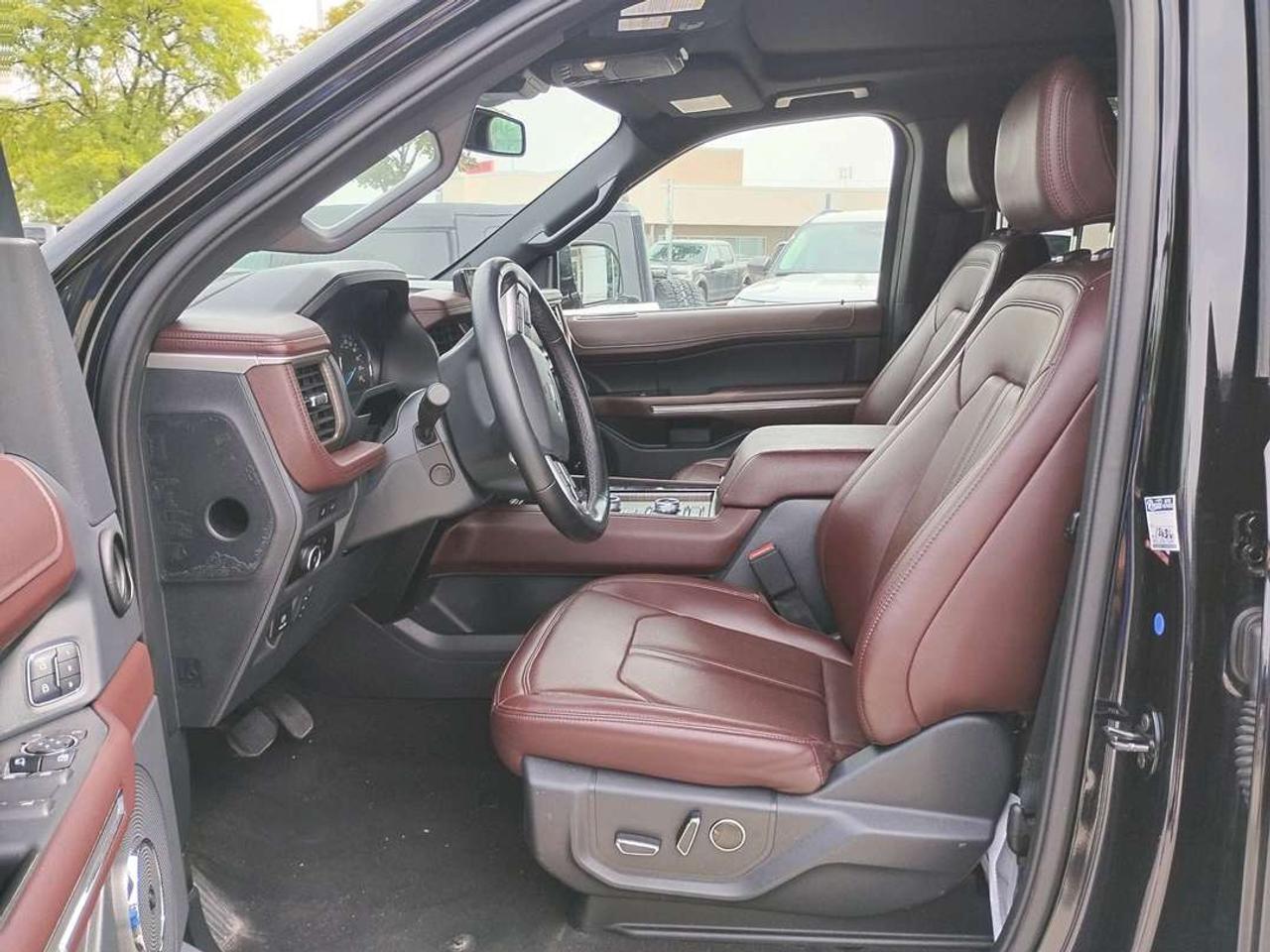 2024 Ford Expedition Limited MAX Photo