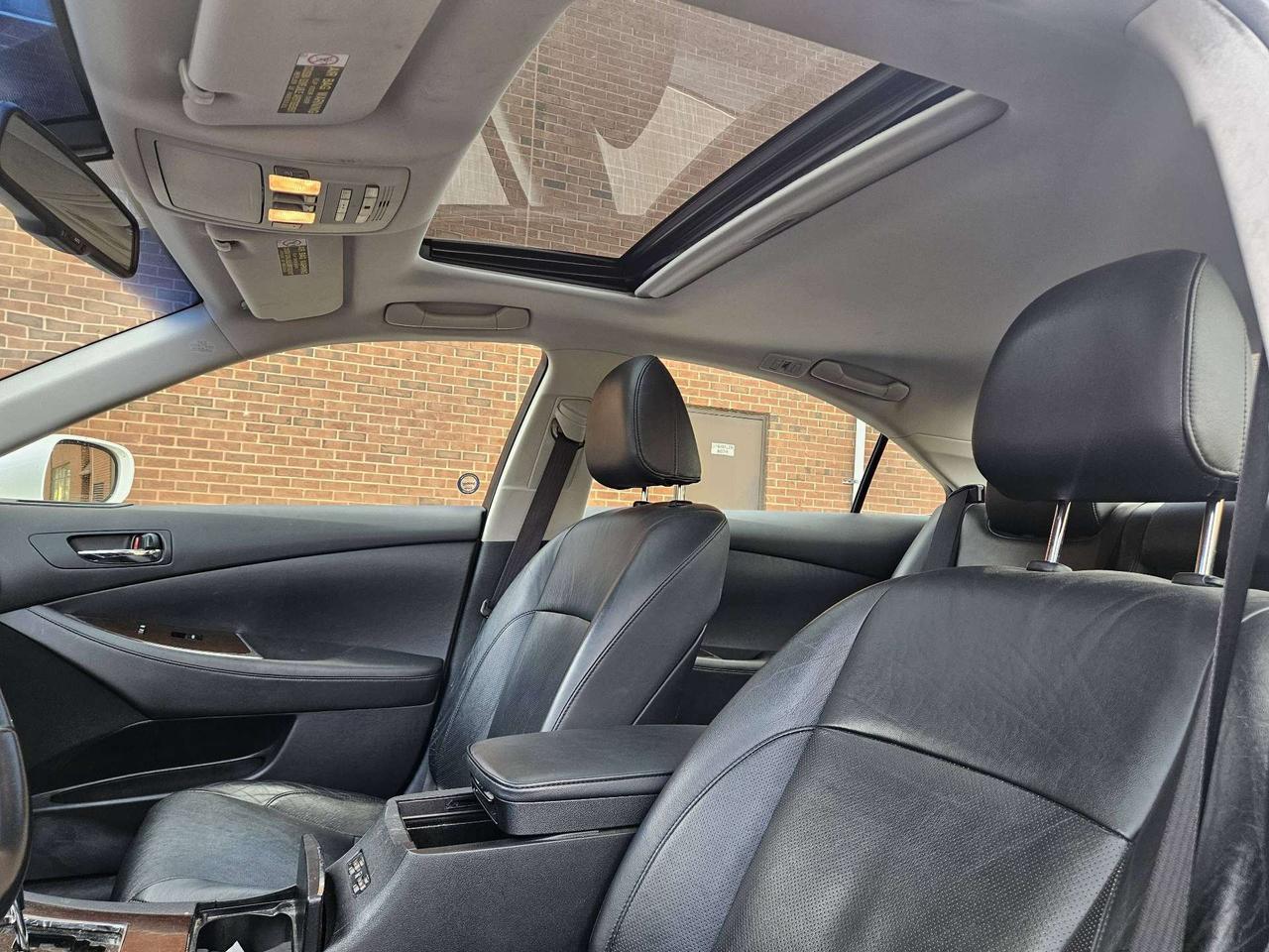 2012 Lexus ES 350 Navi, Camera, Leather, Sunroof Photo