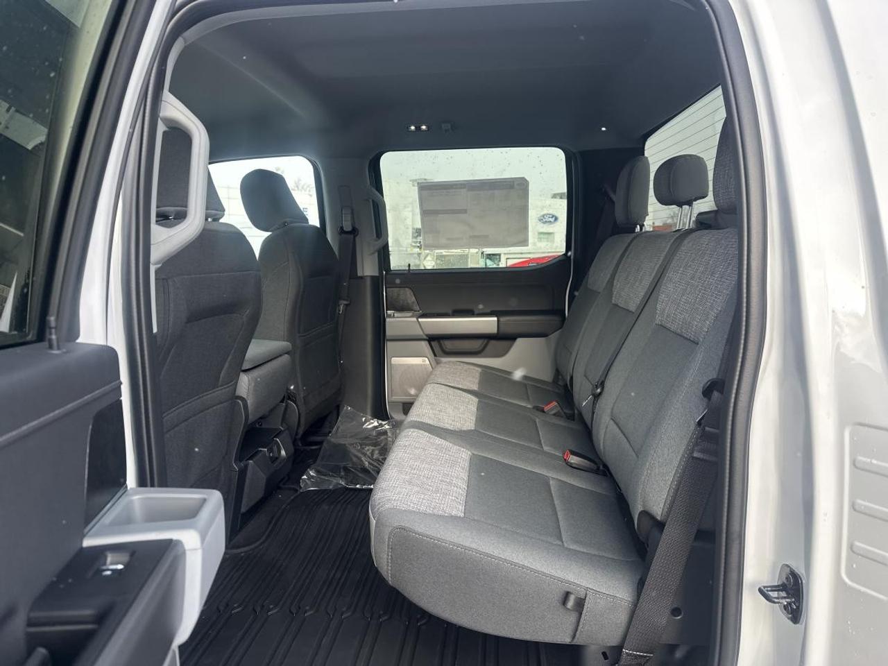 2026 Ford SUPER DUTY F-350 SRW  Photo