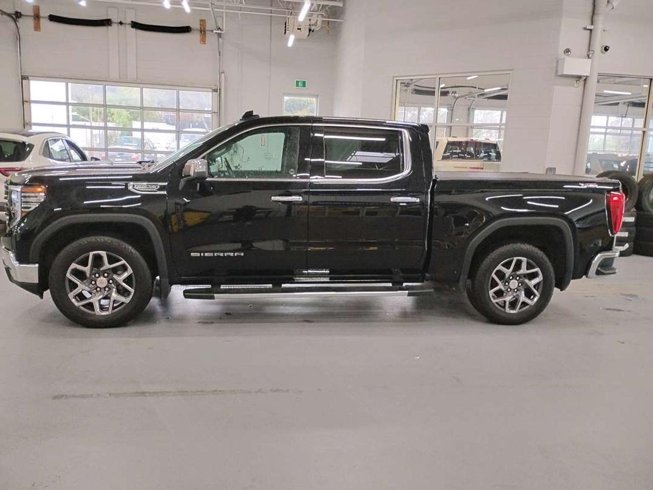 2022 GMC Sierra 1500 SLT Photo