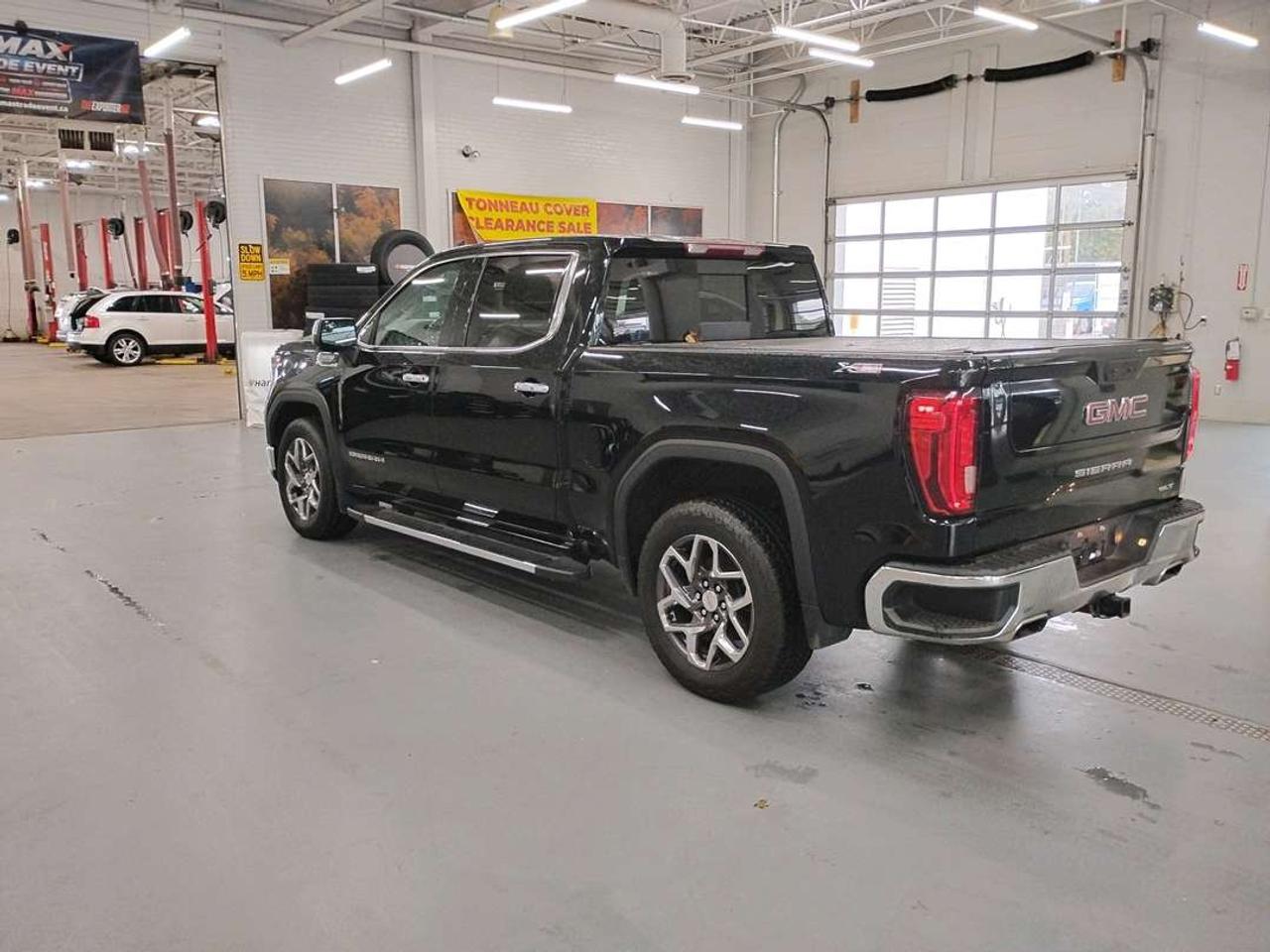 2022 GMC Sierra 1500 SLT Photo4