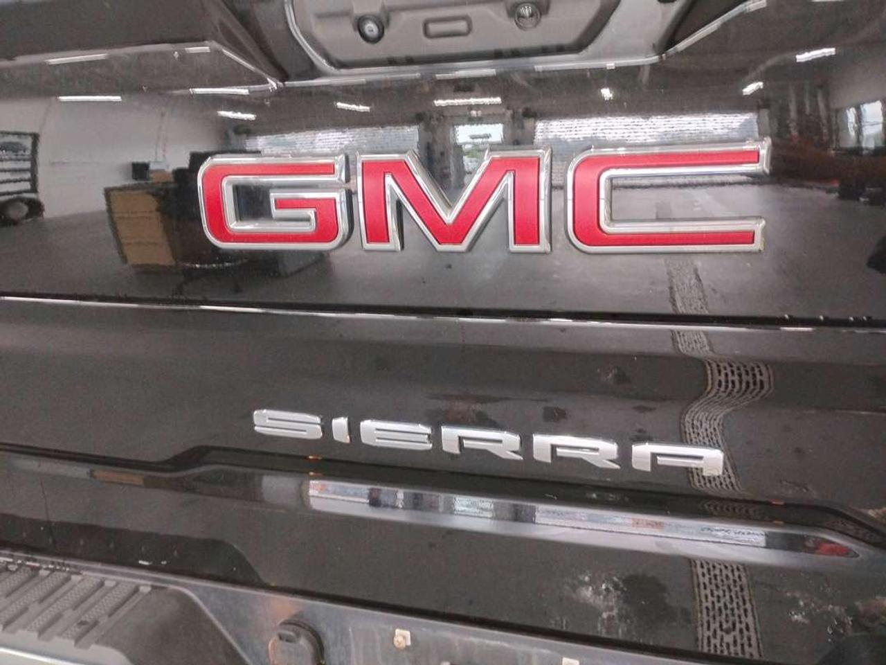 2022 GMC Sierra 1500 SLT Photo