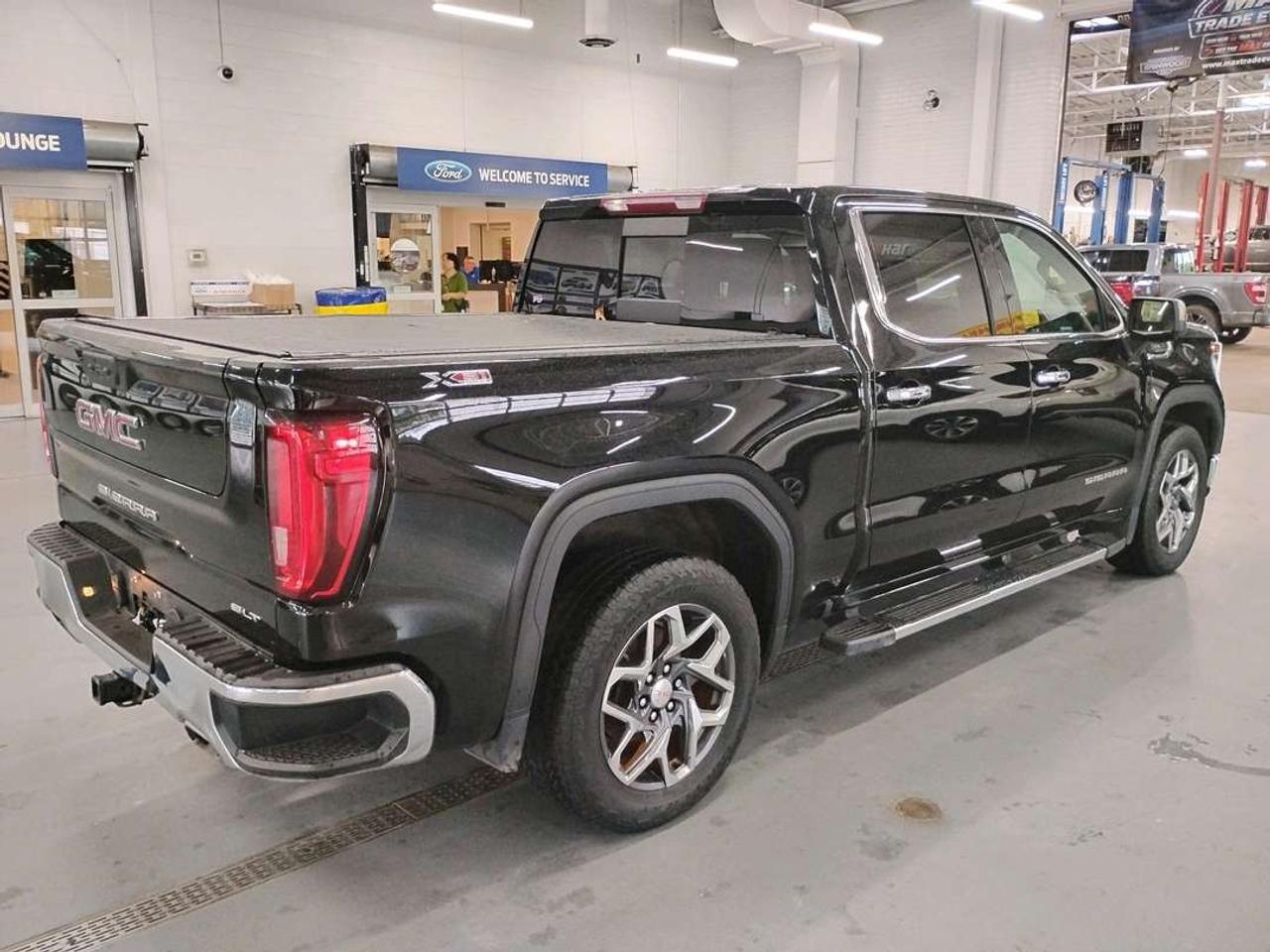 2022 GMC Sierra 1500 SLT Photo