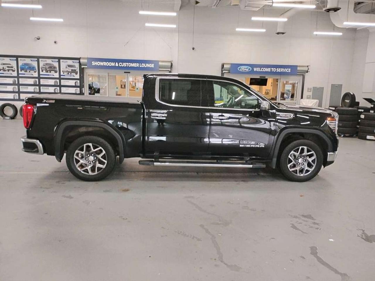 2022 GMC Sierra 1500 SLT Photo