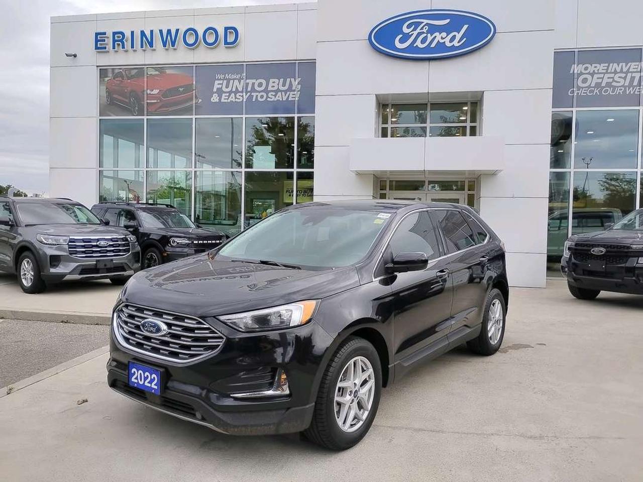 2022 Ford Edge SEL Photo1