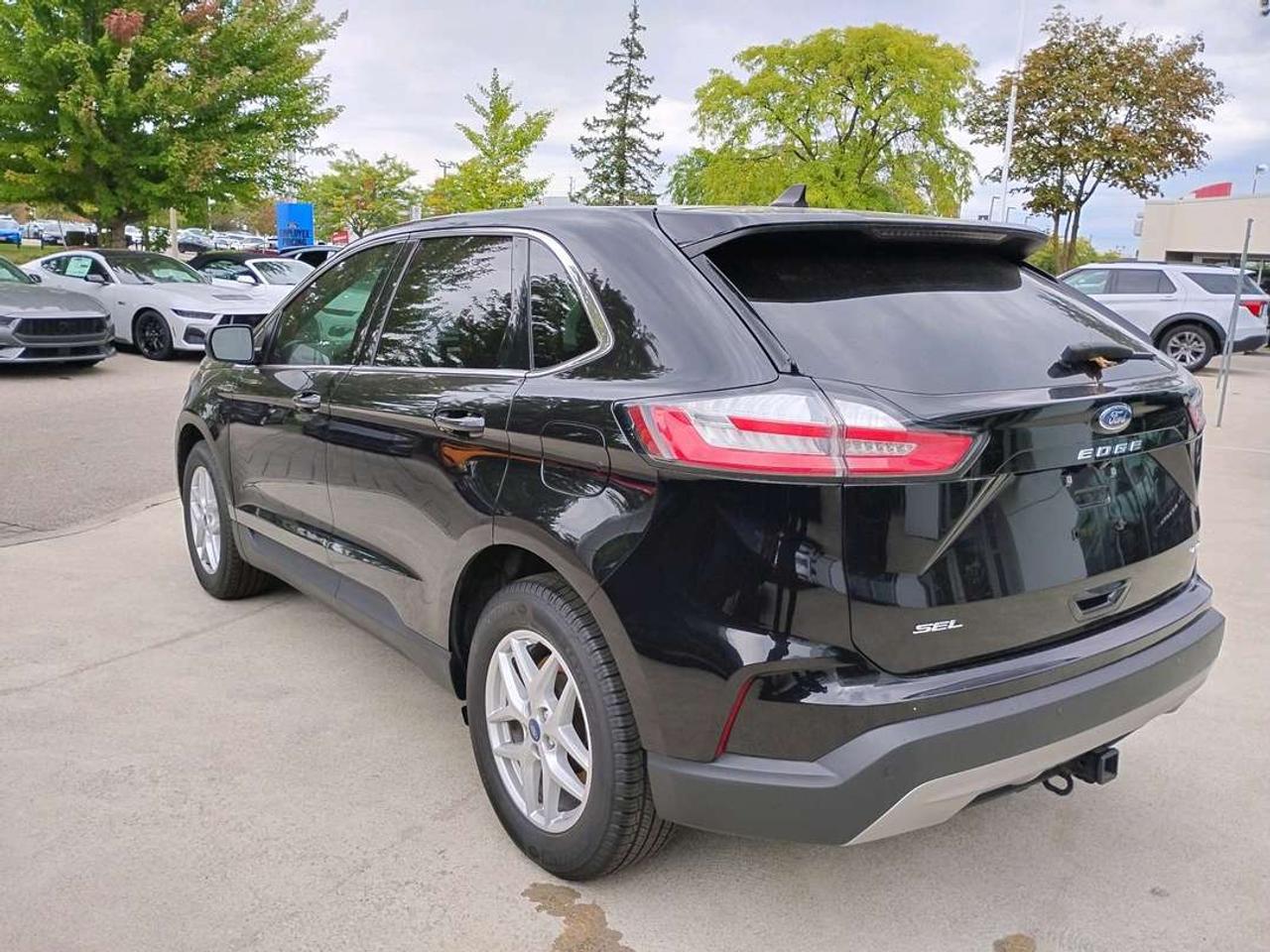 2022 Ford Edge SEL Photo4