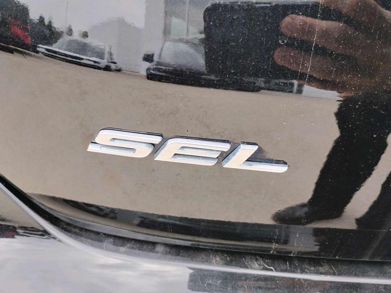 2022 Ford Edge SEL Photo