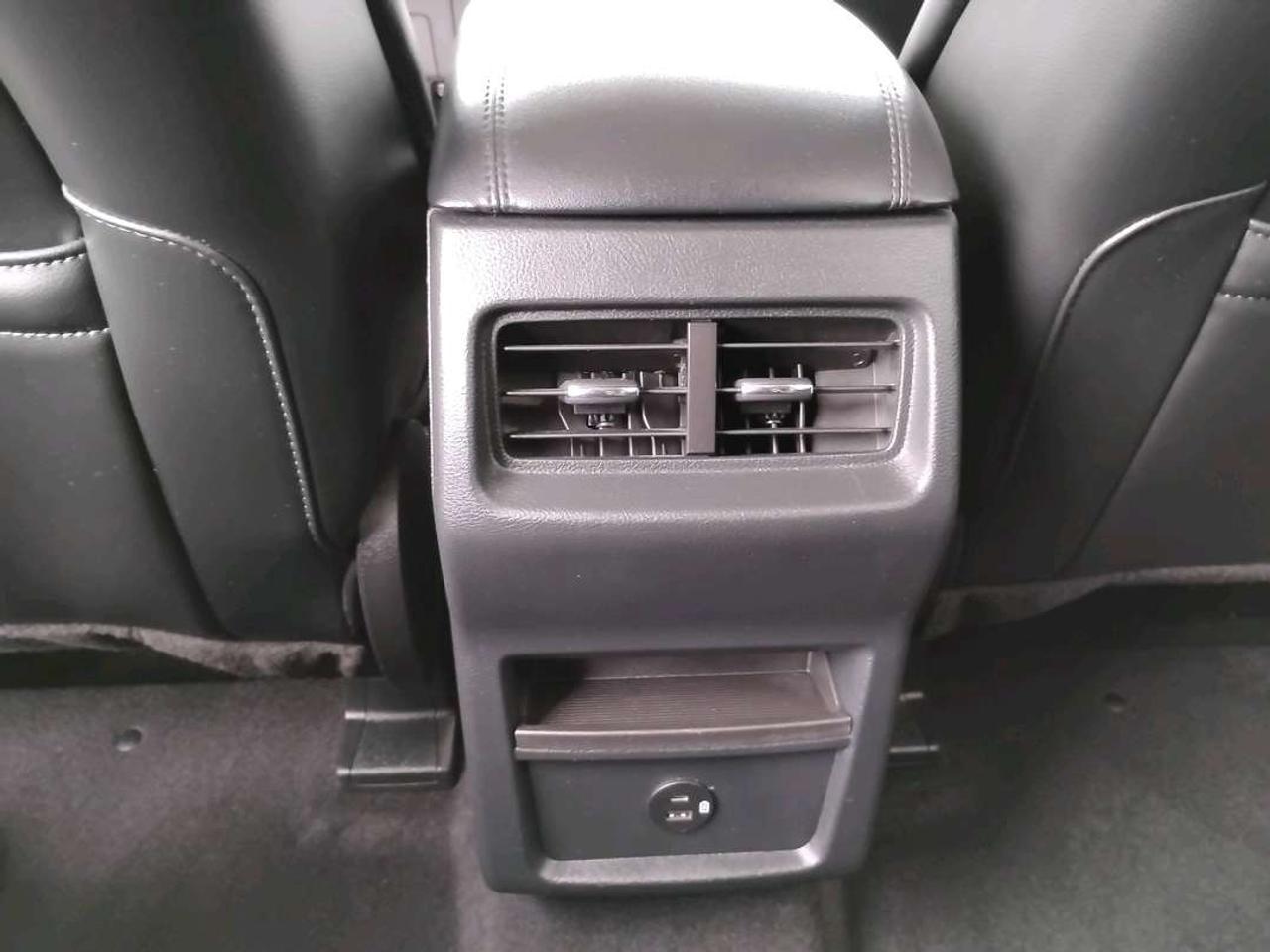2022 Ford Edge SEL Photo