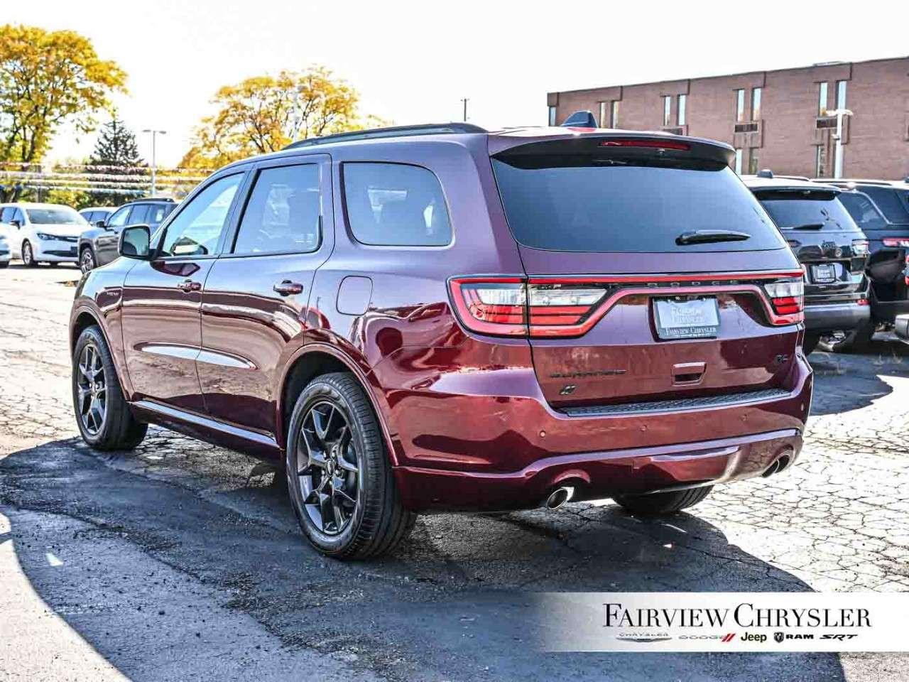 2026 Dodge Durango GT HEMI V8 Premium AWD PREMIUM   BLACK TOP   SUNROOF   LEATHER   NAV   CARPLAY   BLIND SPOT DETECTION Photo3