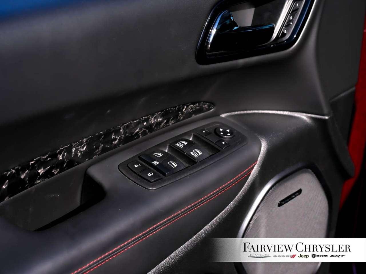 2026 Dodge Durango GT HEMI V8 Premium AWD PREMIUM   BLACK TOP   SUNROOF   LEATHER   NAV   CARPLAY   BLIND SPOT DETECTION Photo