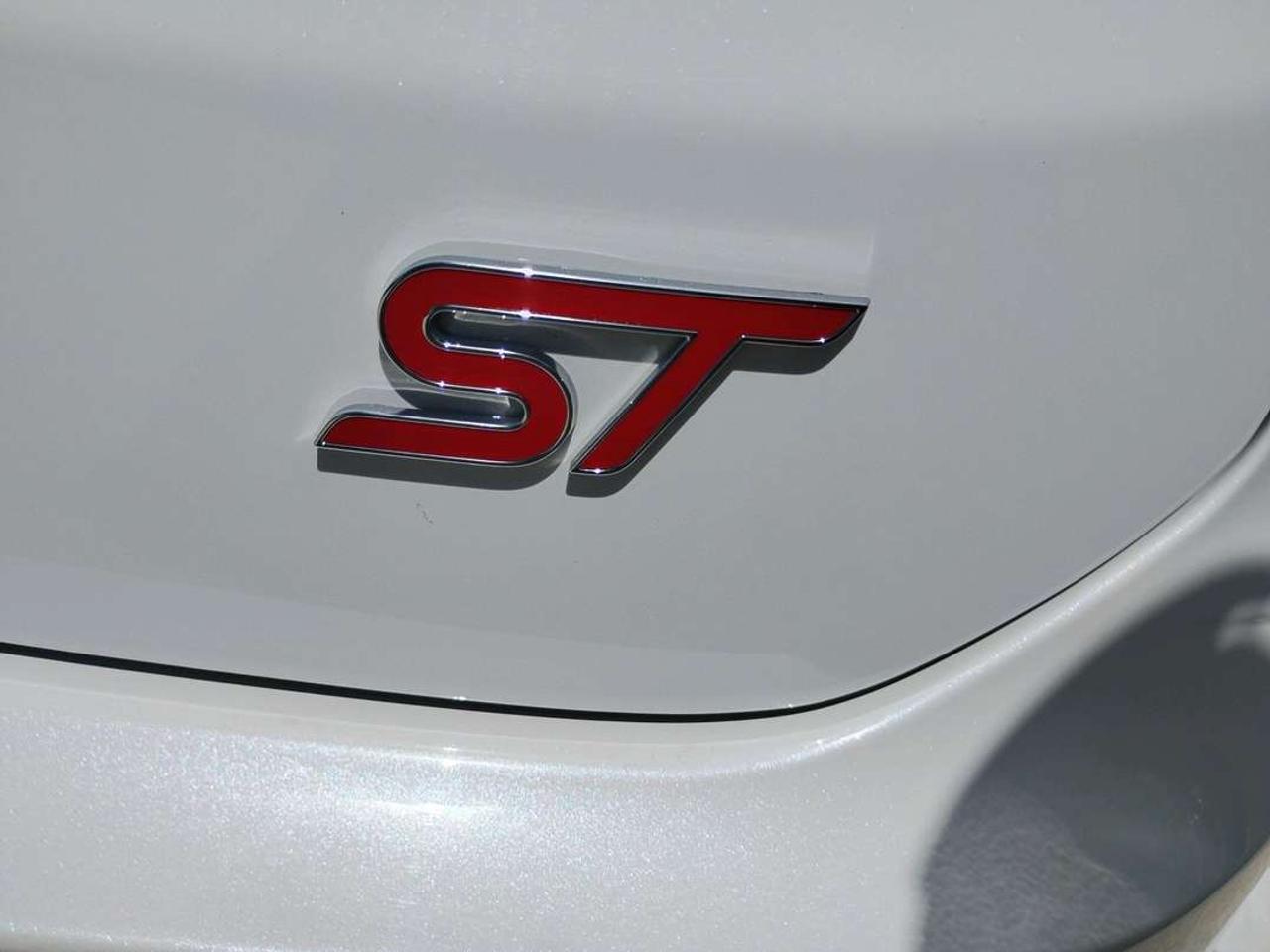 2022 Ford Edge ST Photo