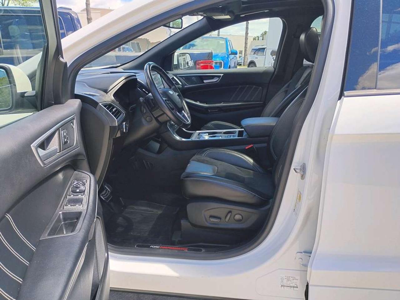 2022 Ford Edge ST Photo
