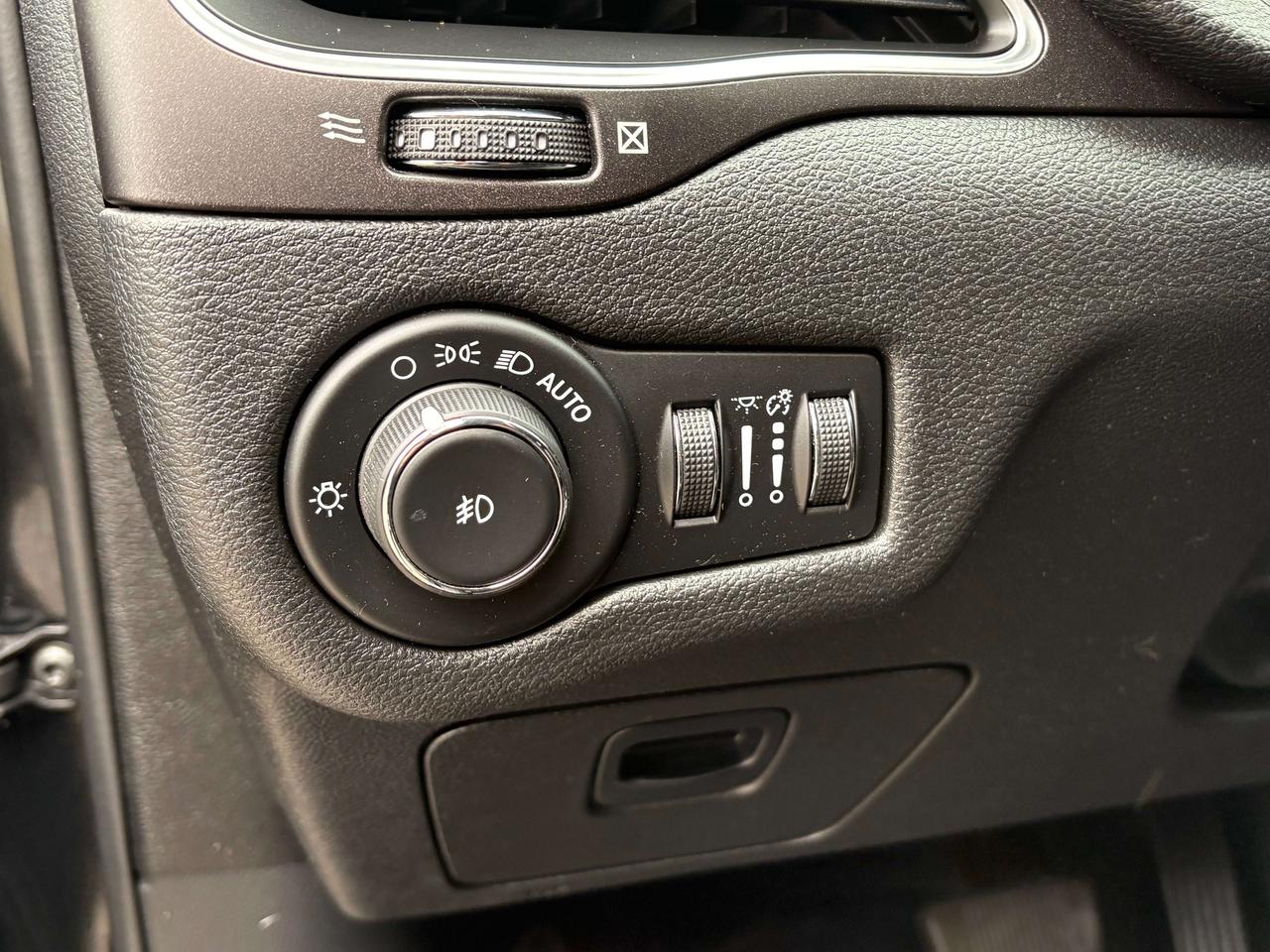 2020 Jeep Cherokee Trailhawk 4x4   Clean Carfax Photo