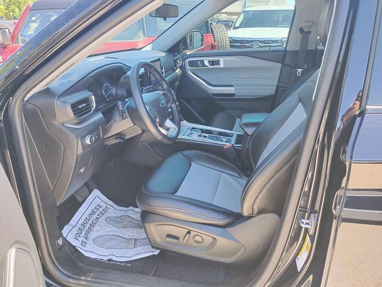 2022 Ford Explorer XLT Photo