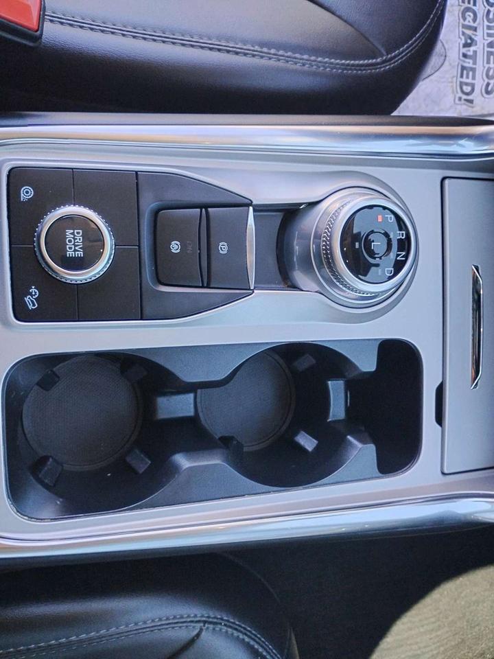2022 Ford Explorer XLT Photo