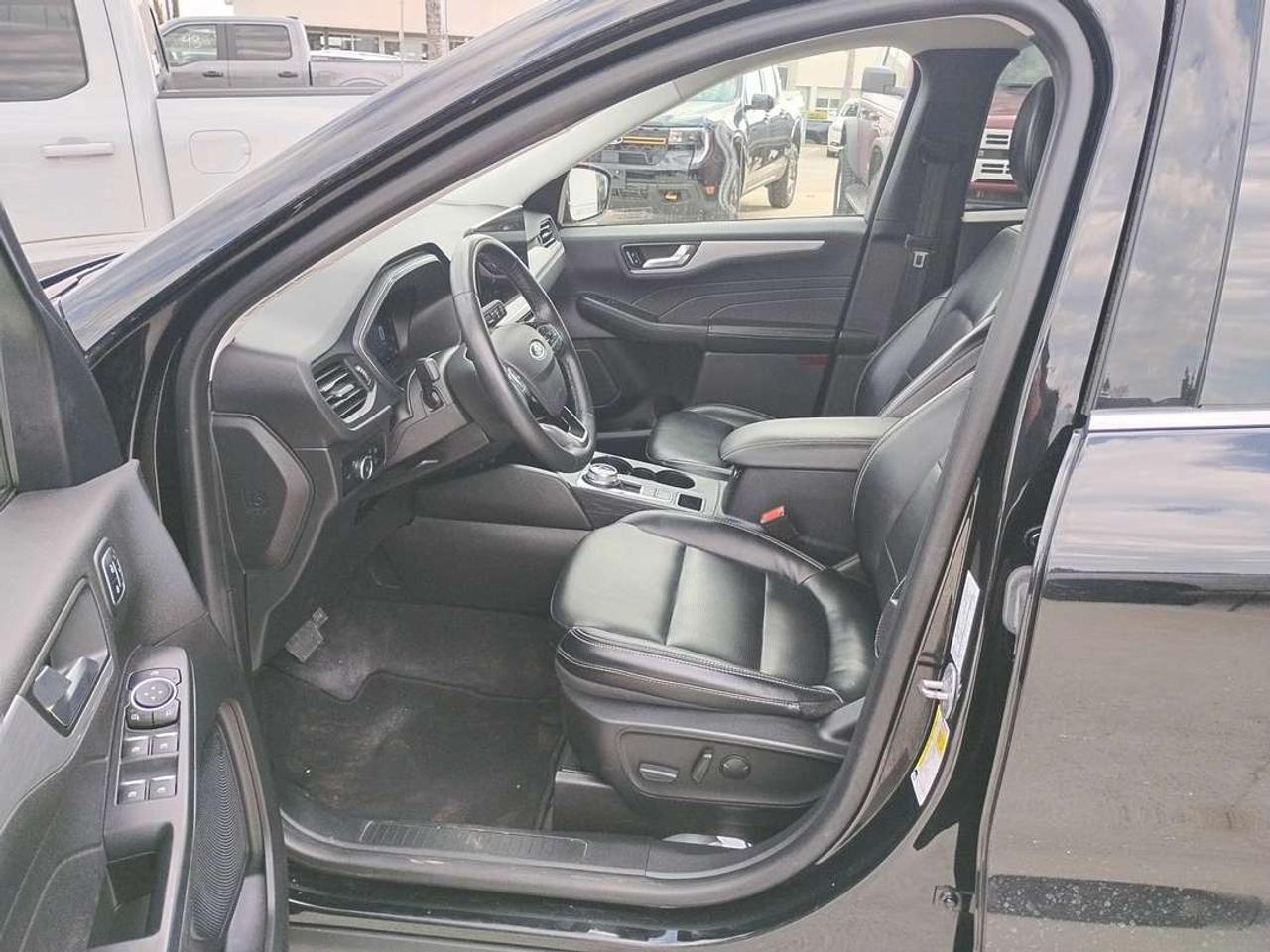 2023 Ford Escape Platinum Photo