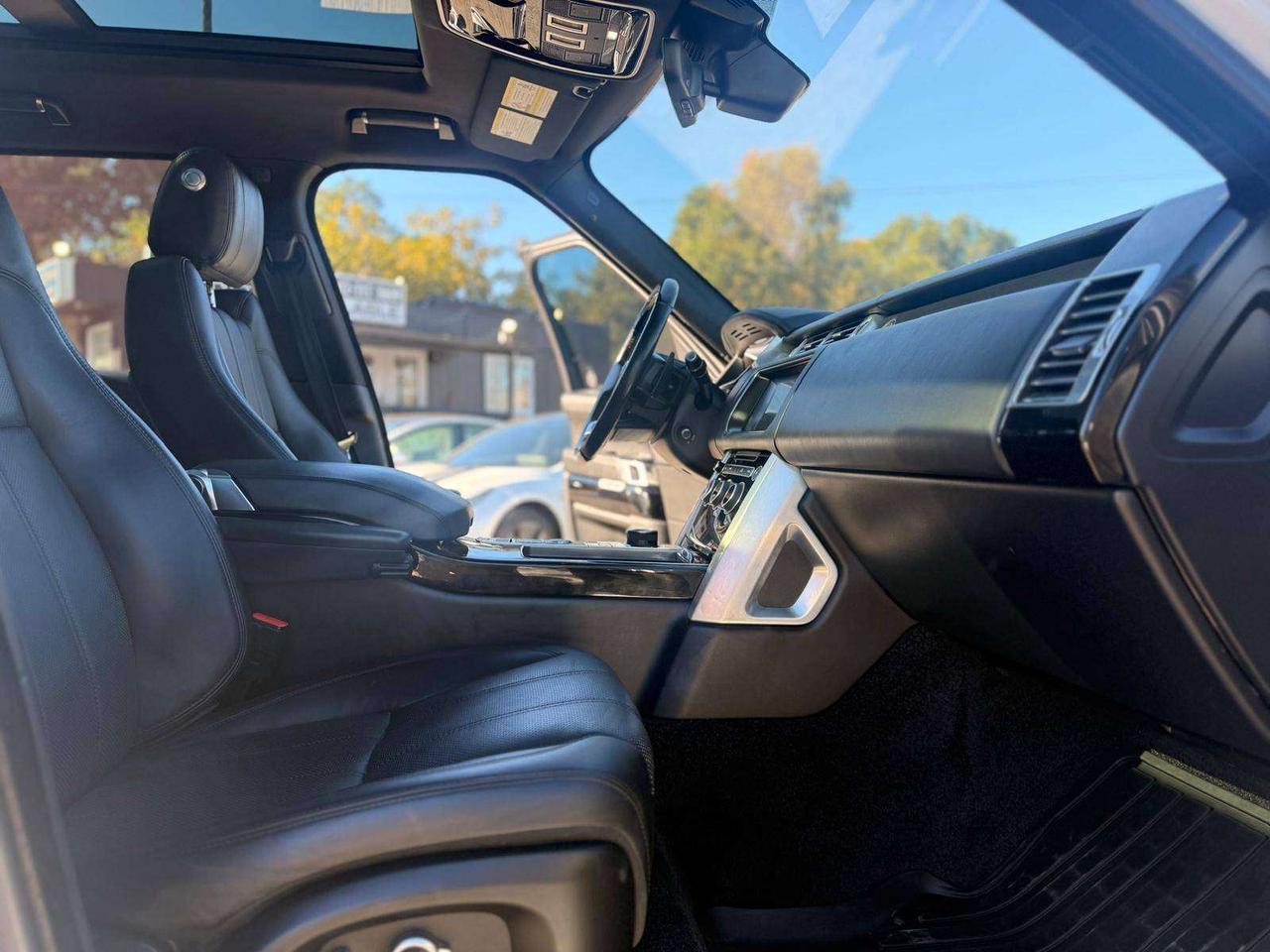 2017 Land Rover Range Rover 4WD 4dr SC SWB Photo