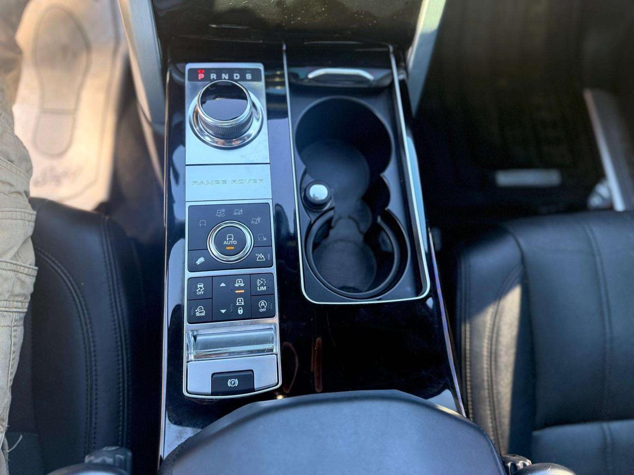 2017 Land Rover Range Rover 4WD 4dr SC SWB Photo