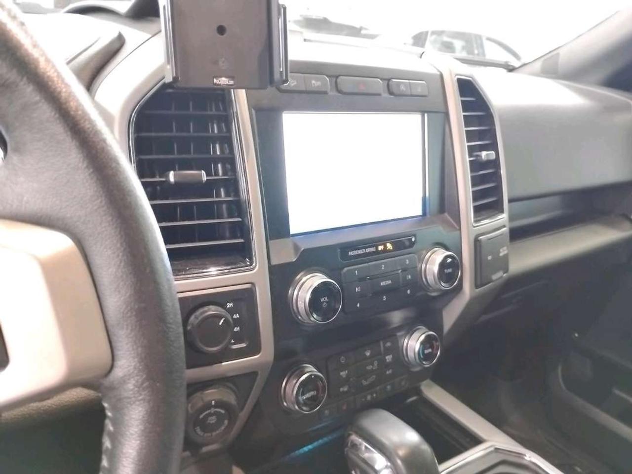 2020 Ford F-150 Lariat Photo