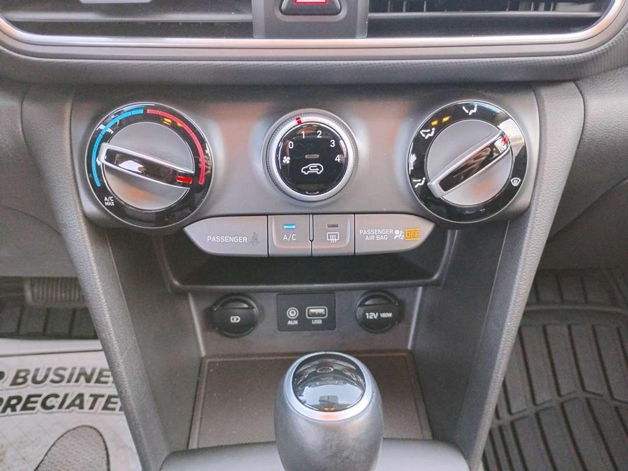 2021 Hyundai KONA Trend Photo