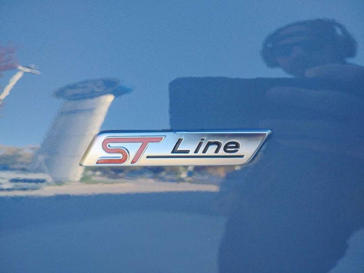 2024 Ford Escape ST-Line Select AWD Photo