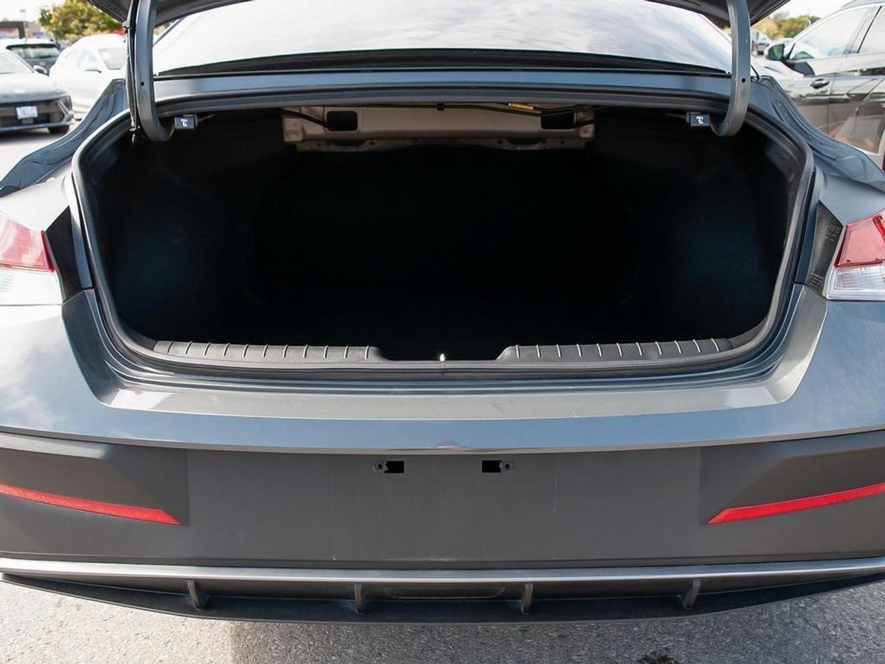 2025 Hyundai Elantra  Photo