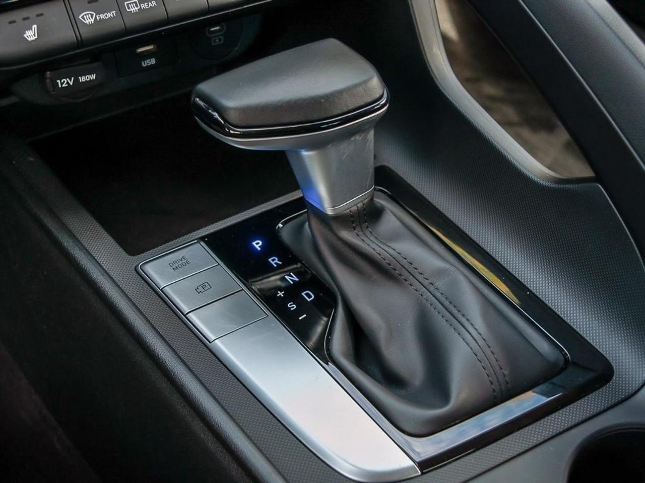 2025 Hyundai Elantra  Photo