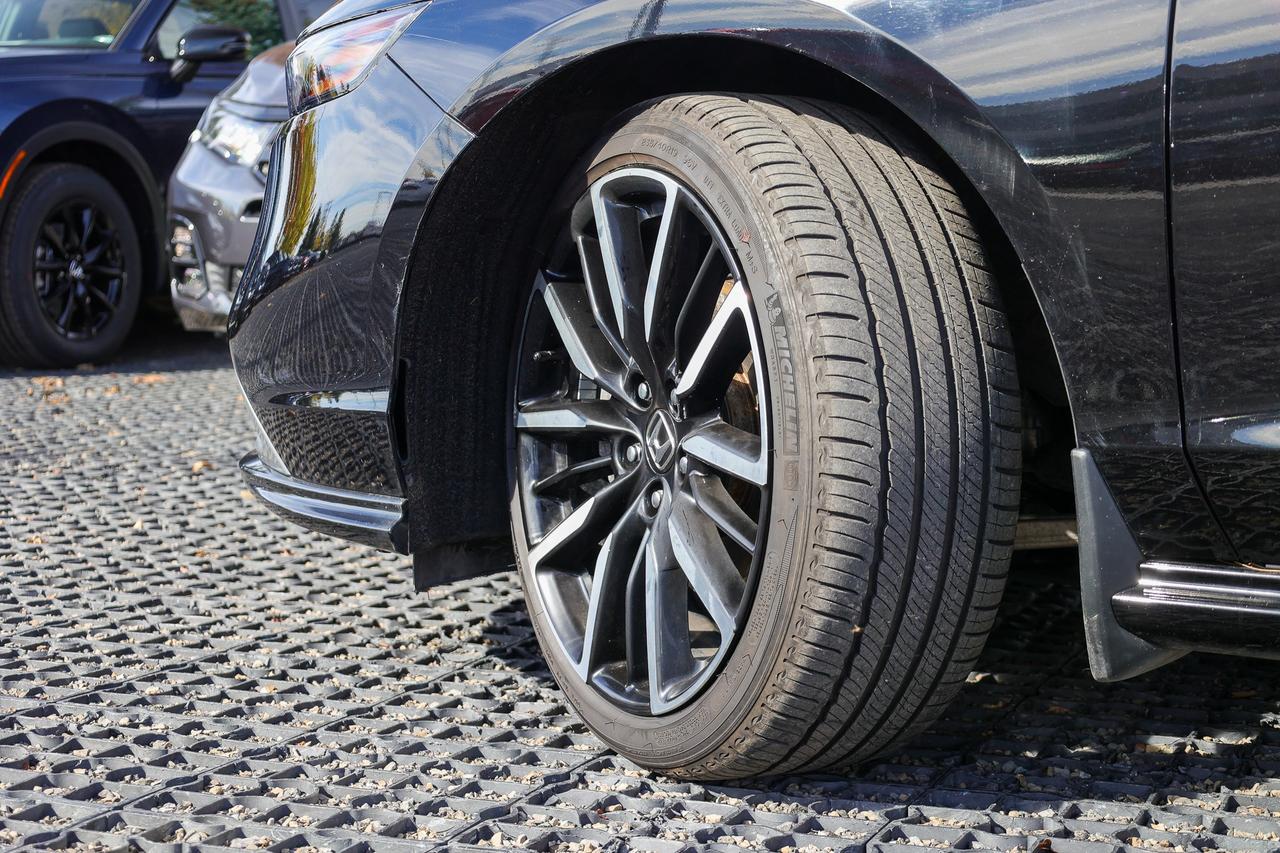 2025 Honda Accord Hybrid Touring 4dr Sedan Photo