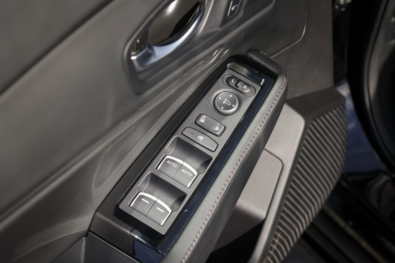 2025 Honda Accord Hybrid Touring 4dr Sedan Photo