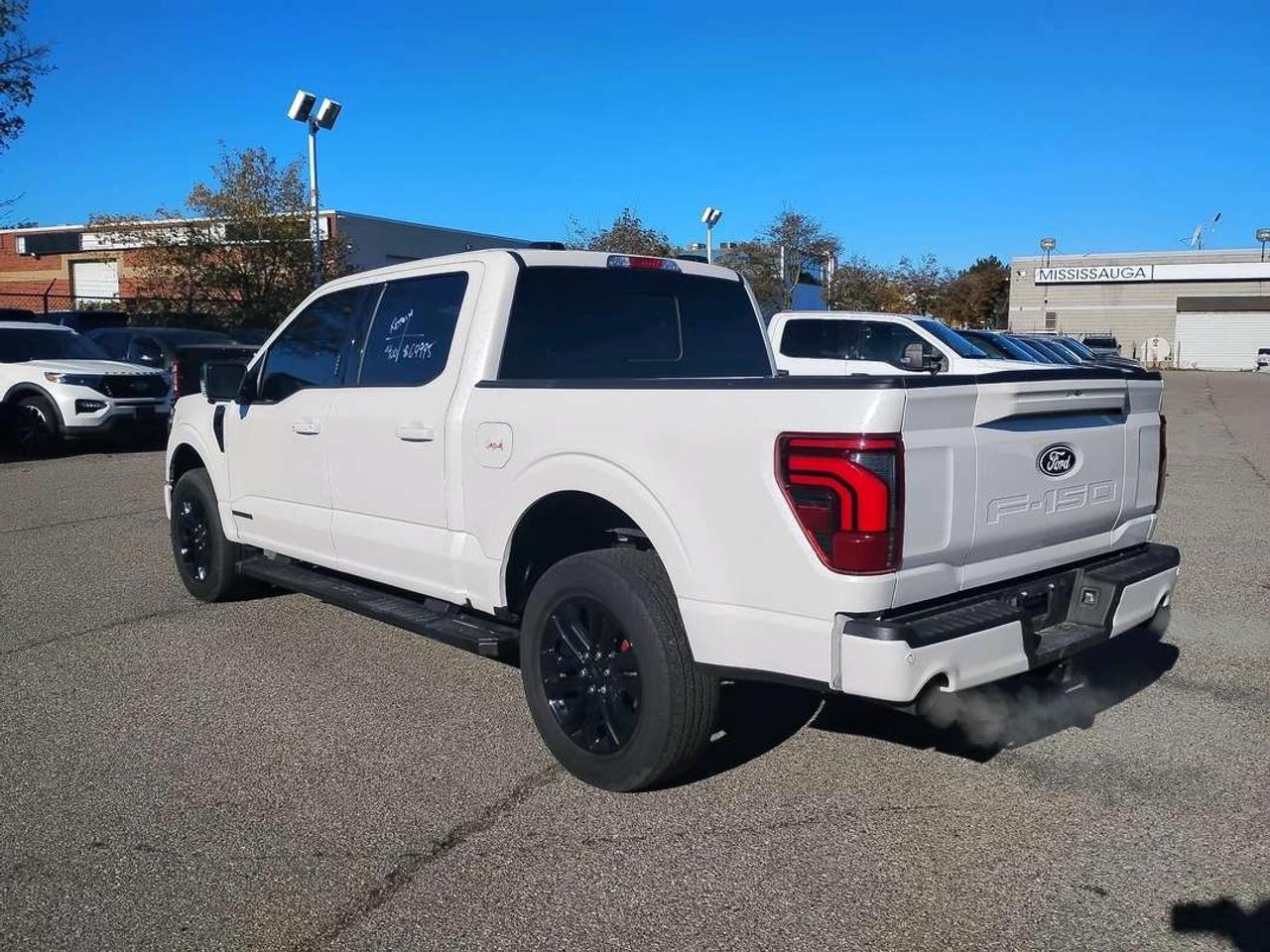 2024 Ford F-150 Lariat Photo4