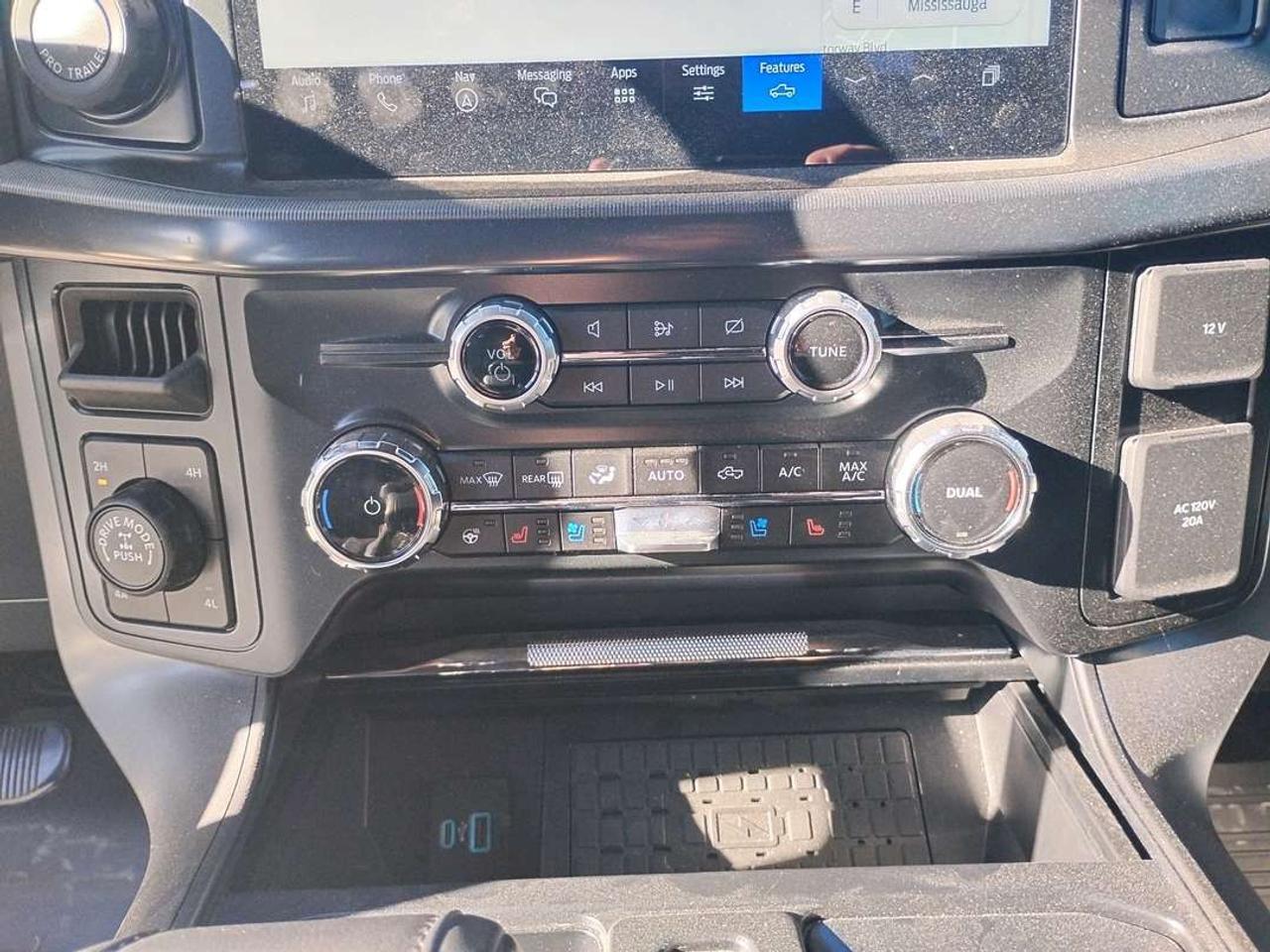 2024 Ford F-150 Lariat Photo