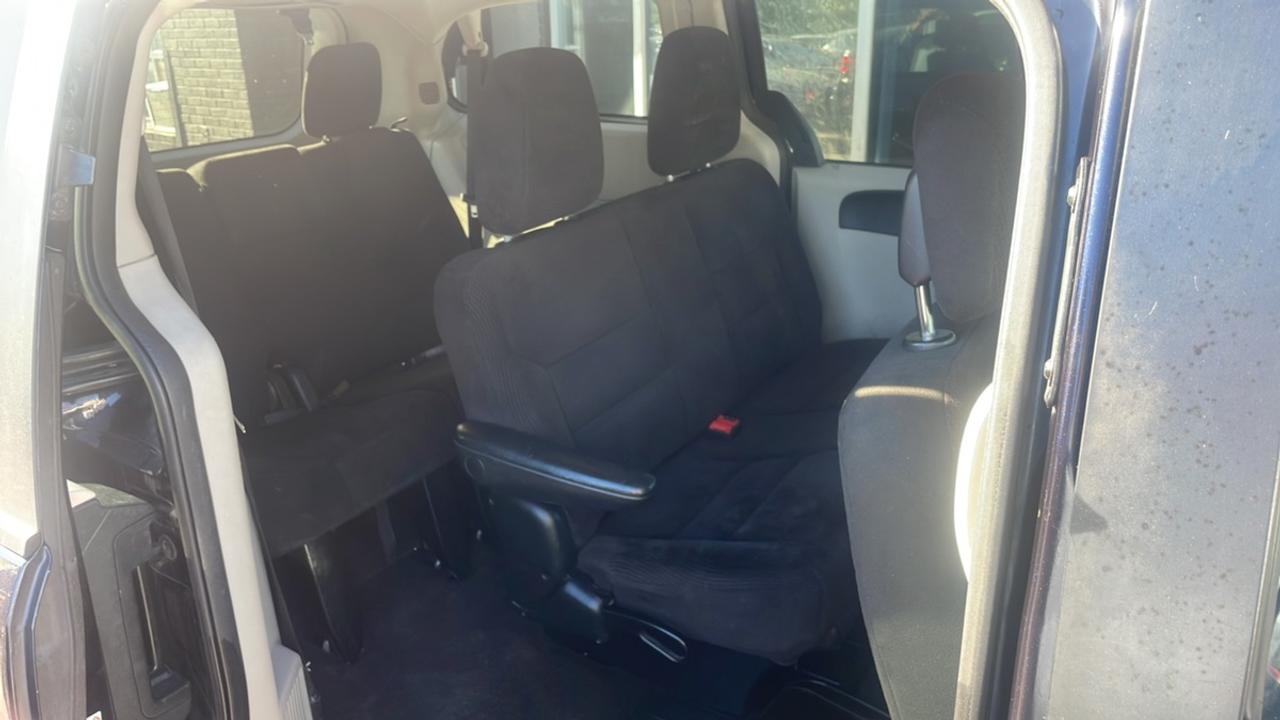 2011 Dodge Grand Caravan Express Photo